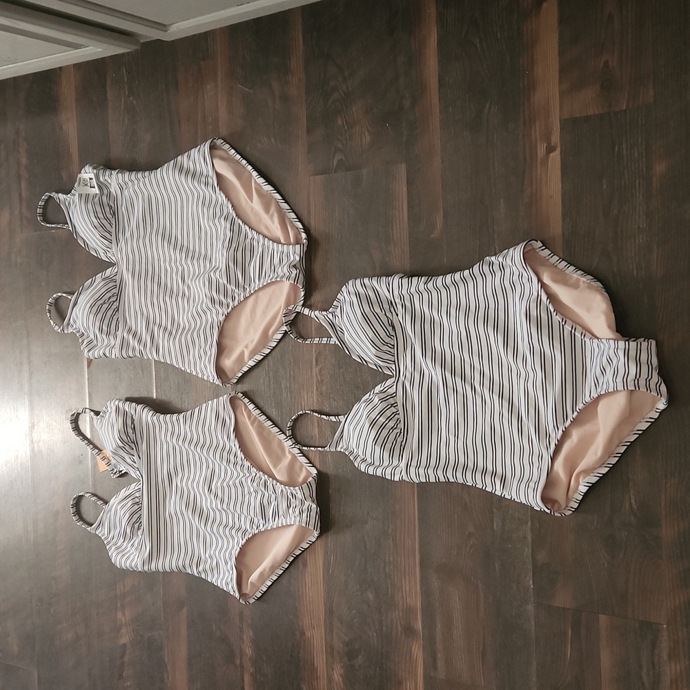 NWT Women's Kona Sol one piece navy and white one piece swimsuit. Gold accent.